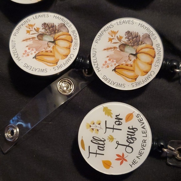 12 brand new fall retractable badge clip - Picture 2 of 4